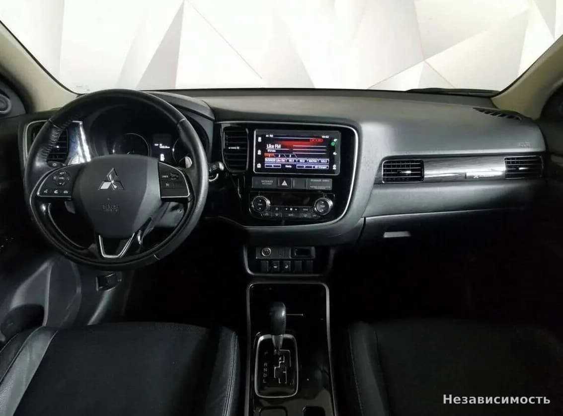 Mitsubishi Outlander 2018 с пробегом — фото 10