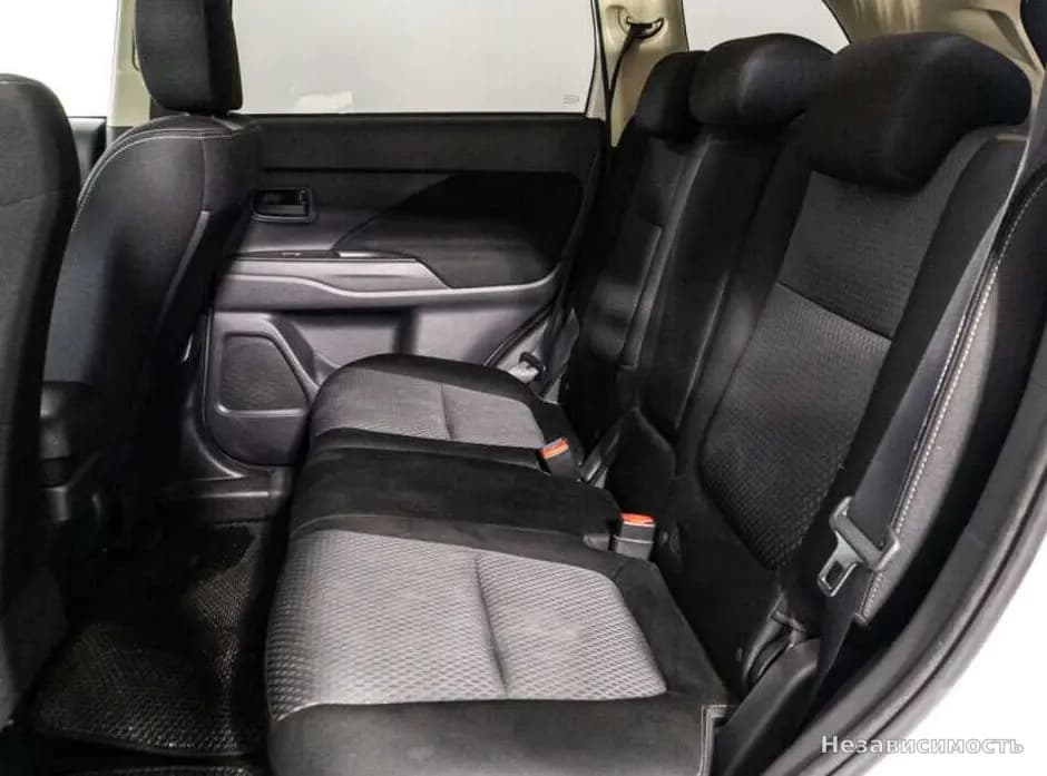 Mitsubishi Outlander 2018 с пробегом — фото 10