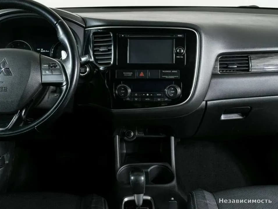 Mitsubishi Outlander 2015 с пробегом — фото 9