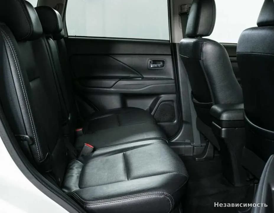 Mitsubishi Outlander 2015 с пробегом — фото 10