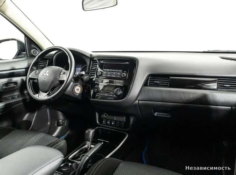Mitsubishi Outlander 2019 с пробегом — фото 9