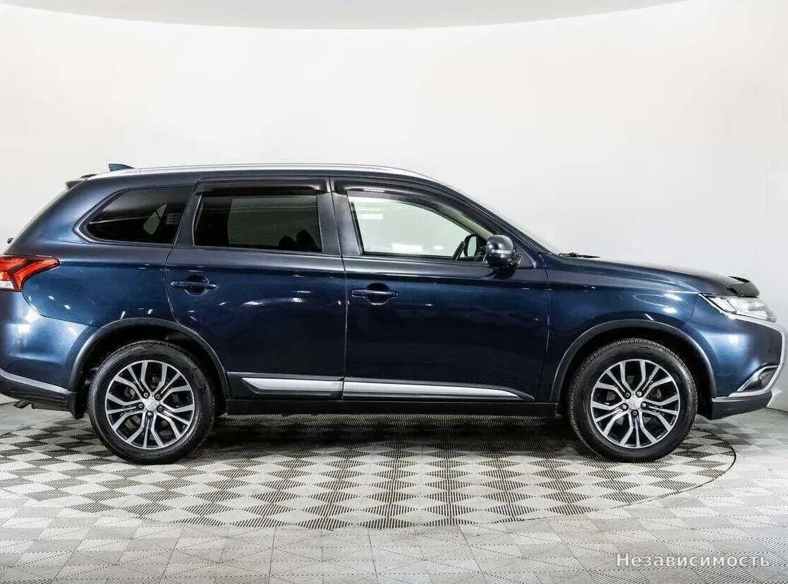 Mitsubishi Outlander 2017 с пробегом — фото 4