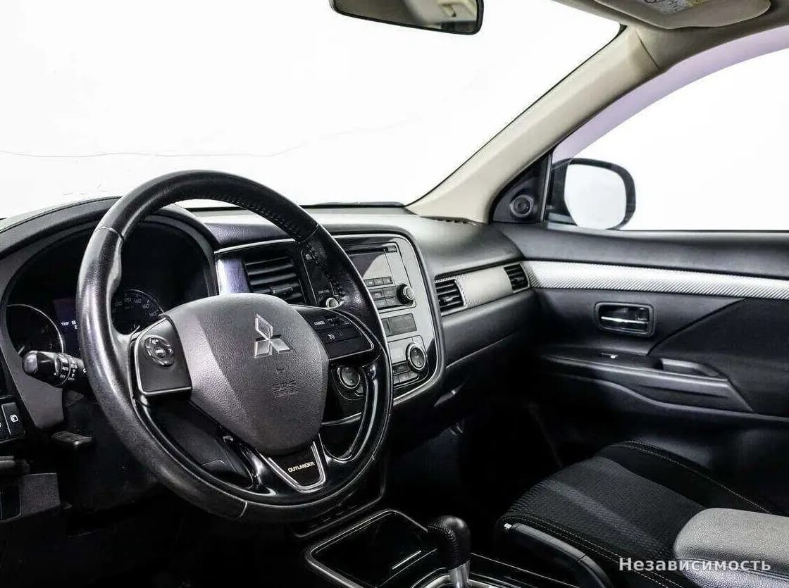 Mitsubishi Outlander 2017 с пробегом — фото 9