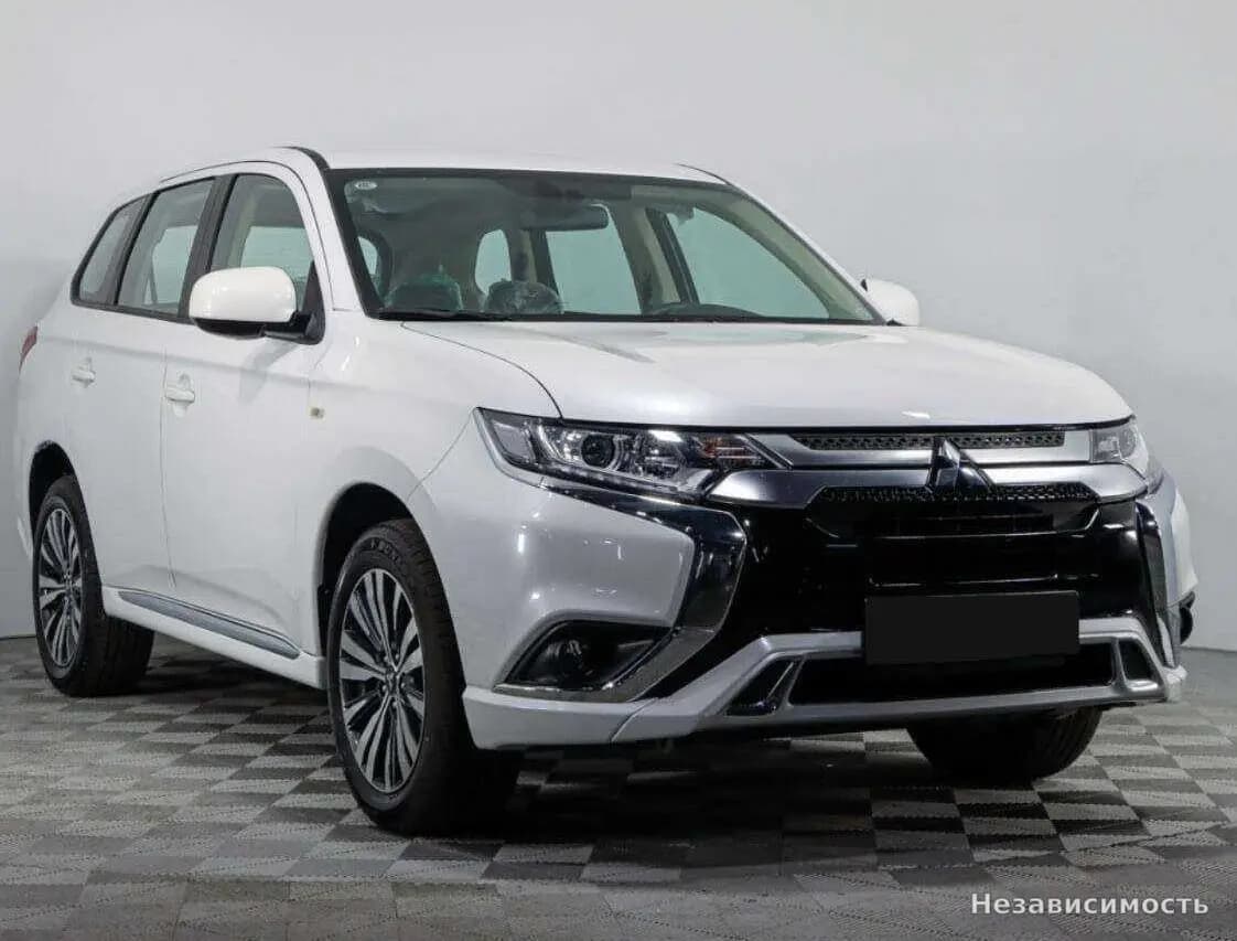 Mitsubishi Outlander 2022 с пробегом — фото 3