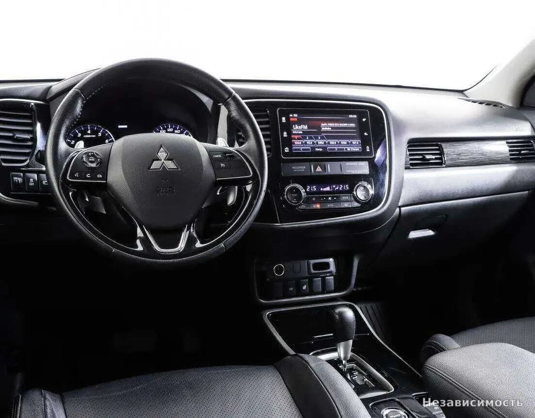 Mitsubishi Outlander 2018 с пробегом — фото 9