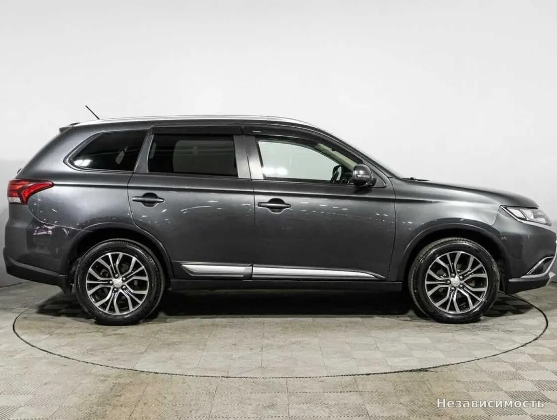 Mitsubishi Outlander 2015 с пробегом — фото 4