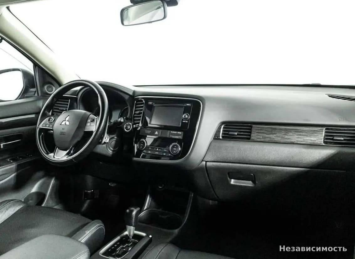 Mitsubishi Outlander 2015 с пробегом — фото 9