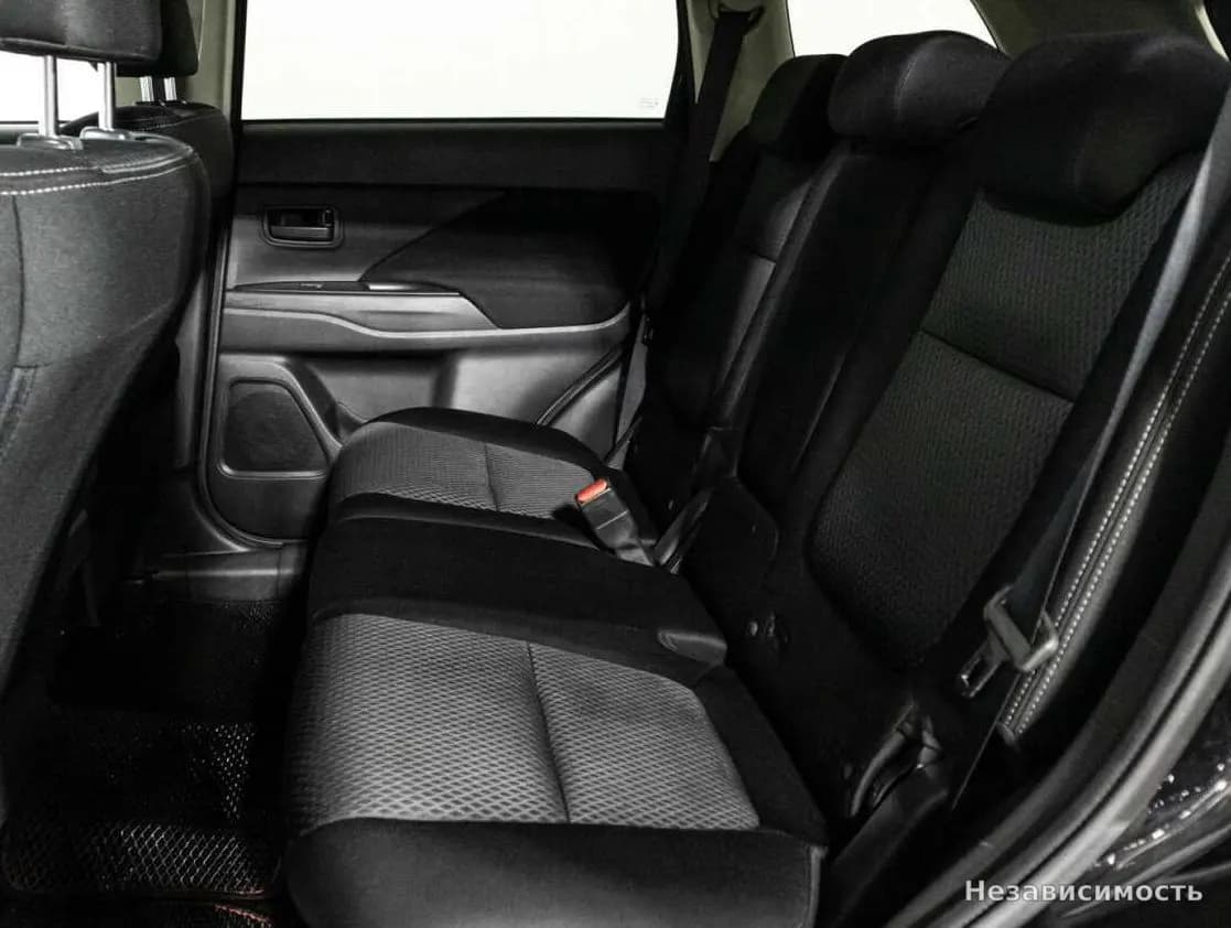 Mitsubishi Outlander 2018 с пробегом — фото 10