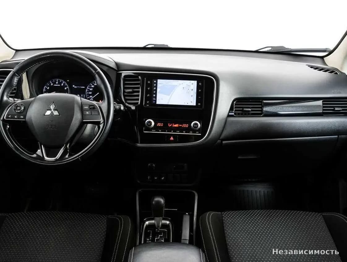 Mitsubishi Outlander 2020 с пробегом — фото 8