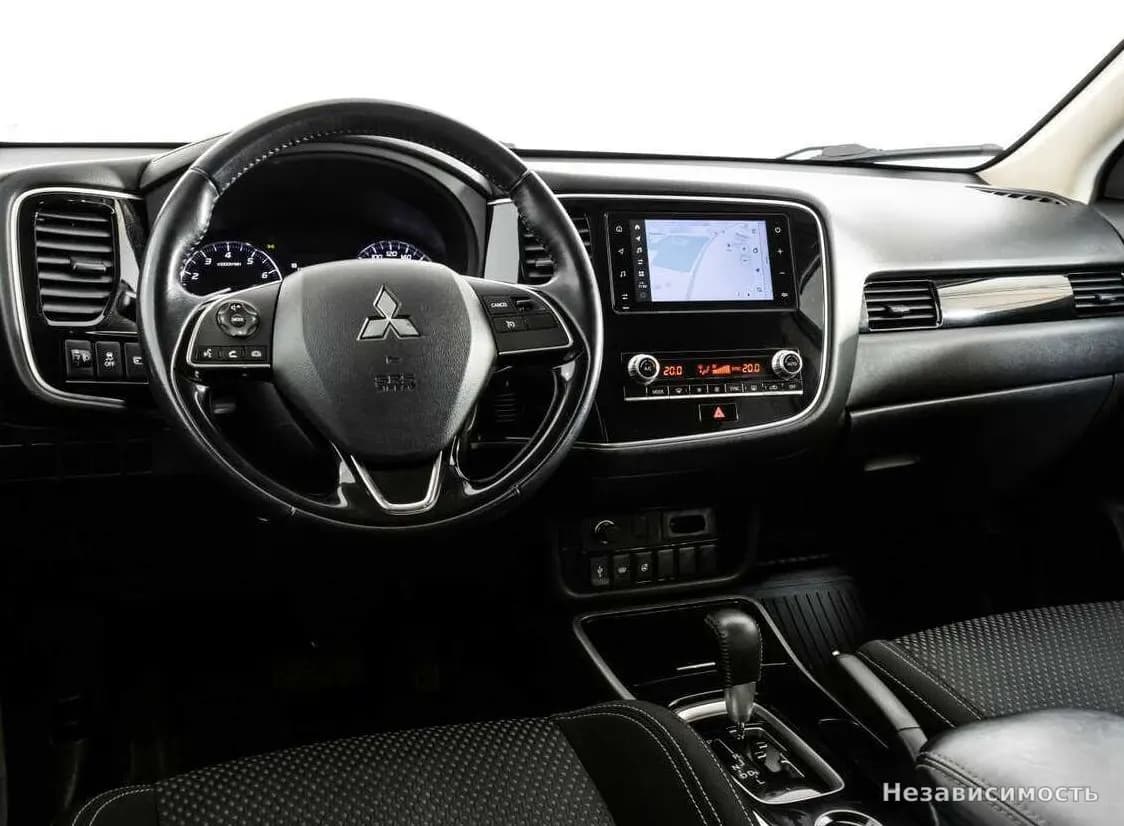Mitsubishi Outlander 2020 с пробегом — фото 9