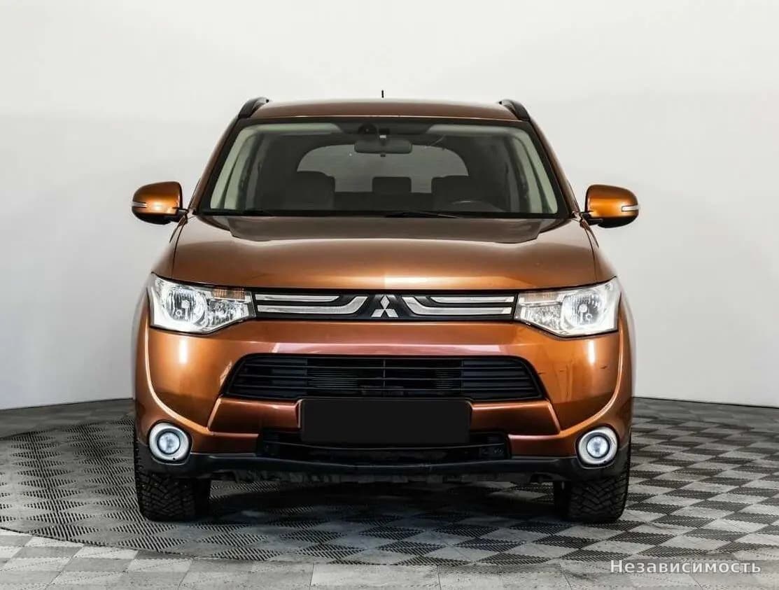 Mitsubishi Outlander 2012 с пробегом — фото 2
