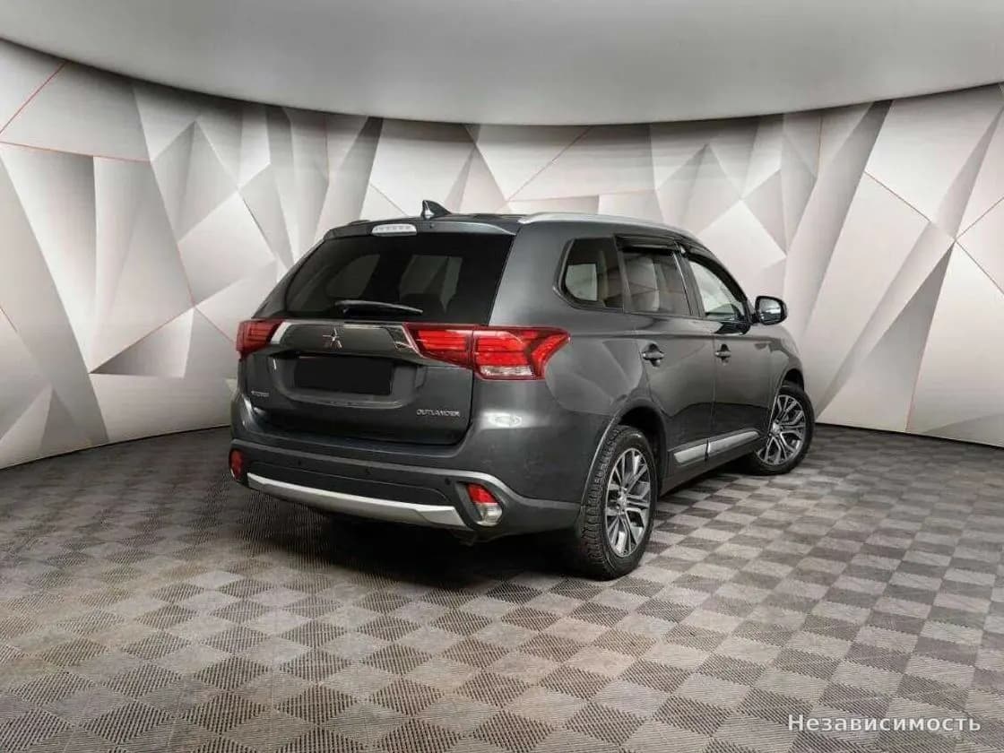 Mitsubishi Outlander 2017 с пробегом — фото 2