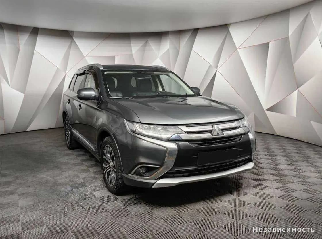 Mitsubishi Outlander 2017 с пробегом — фото 3
