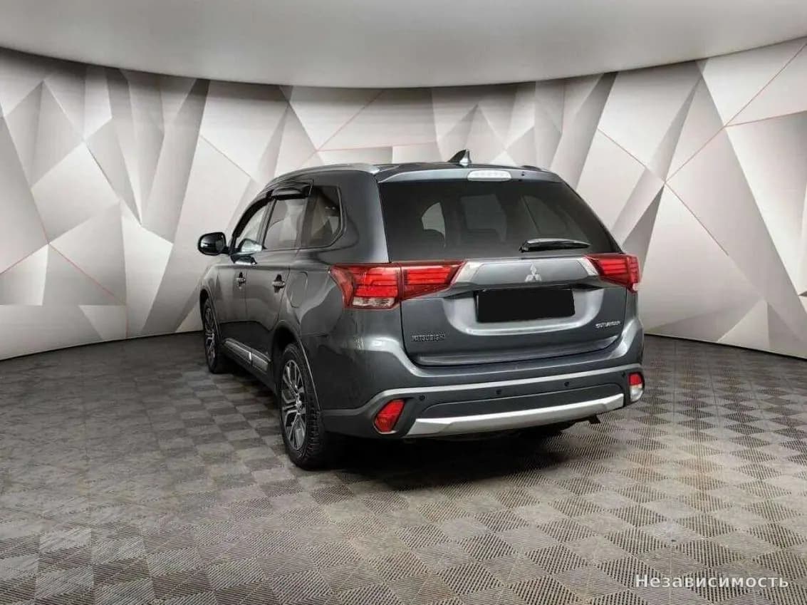 Mitsubishi Outlander 2017 с пробегом — фото 4