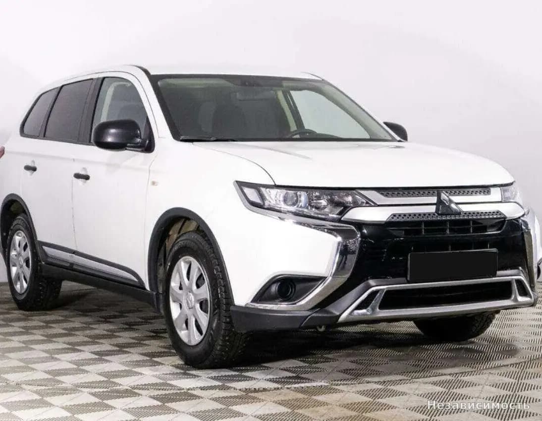 Mitsubishi Outlander 2019 с пробегом — фото 3