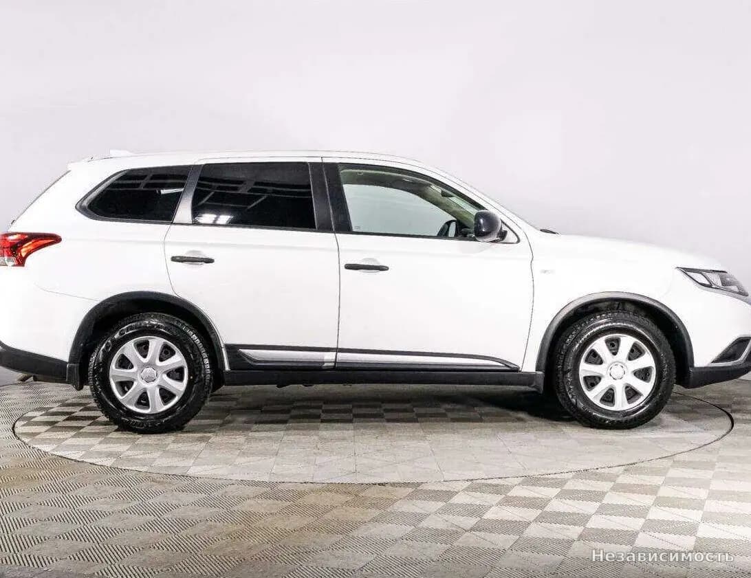 Mitsubishi Outlander 2019 с пробегом — фото 4