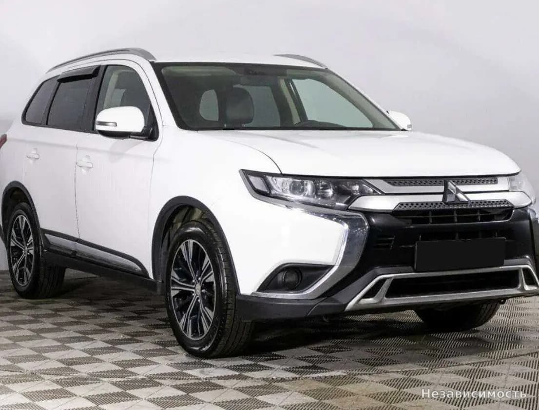 Mitsubishi Outlander 2019 с пробегом — фото 3