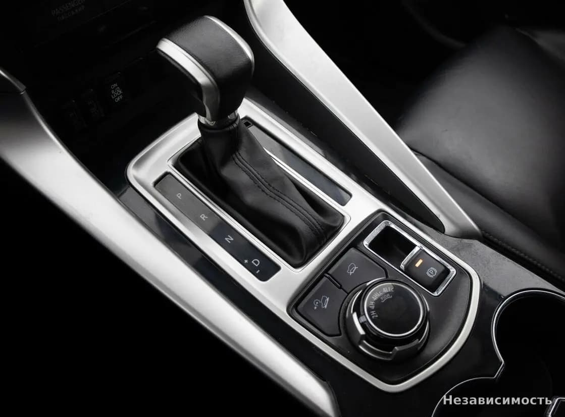 Mitsubishi Pajero Sport 2016 с пробегом — фото 7