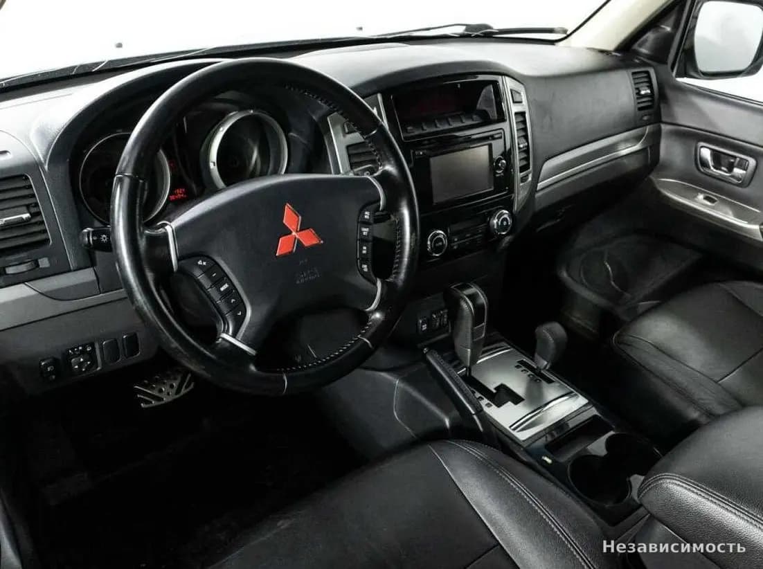 Mitsubishi Pajero 2015 с пробегом — фото 9