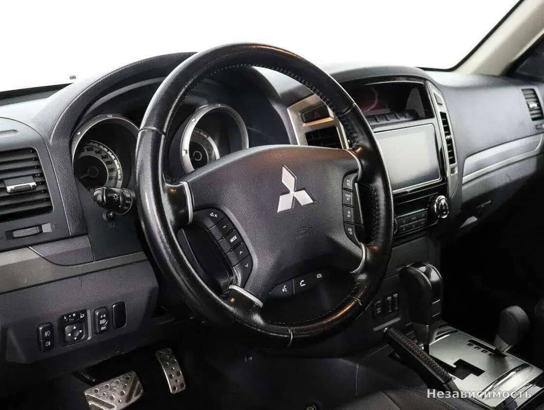 Mitsubishi Pajero 2015 с пробегом — фото 5