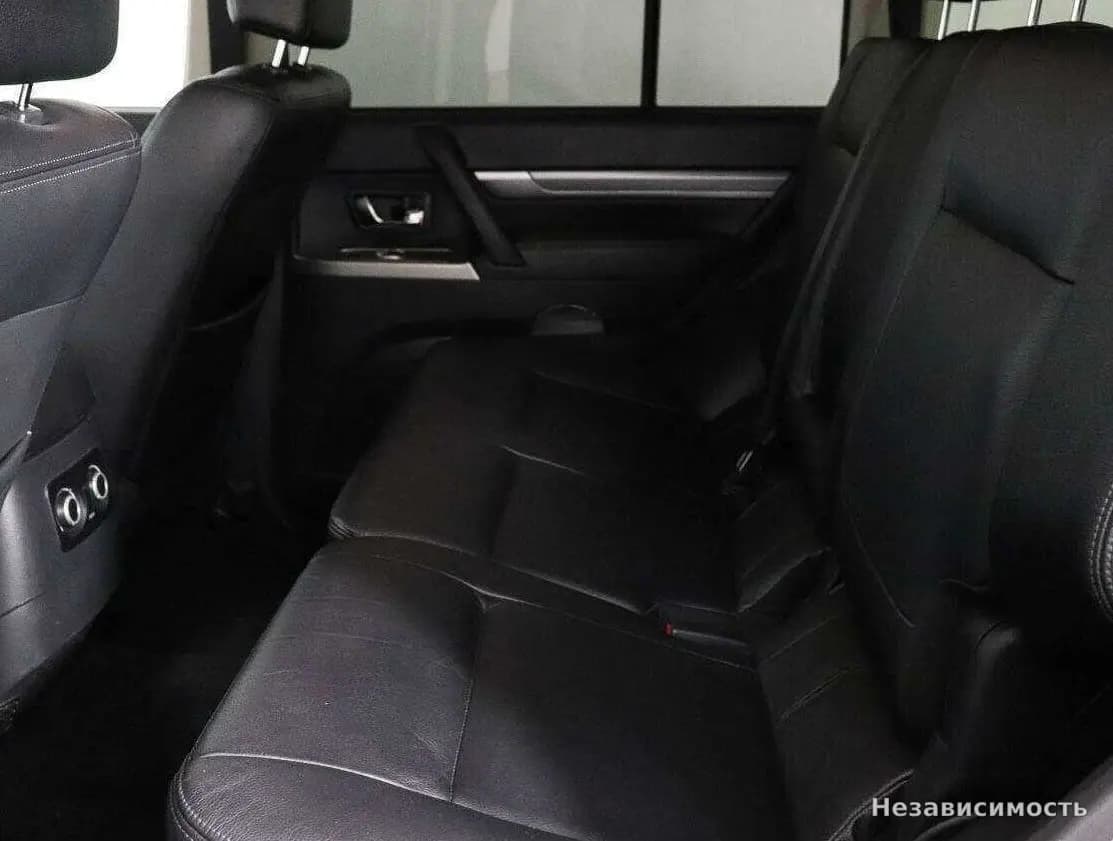 Mitsubishi Pajero 2015 с пробегом — фото 6
