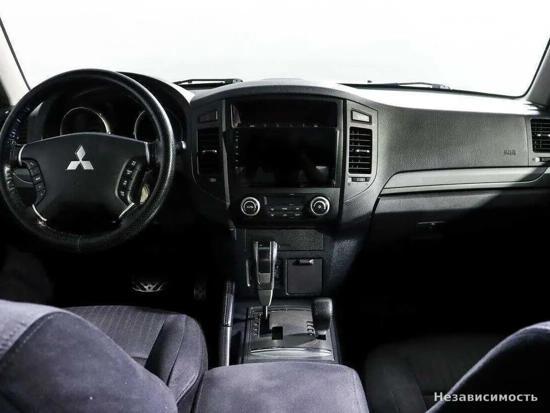Mitsubishi Pajero 2012 с пробегом — фото 10