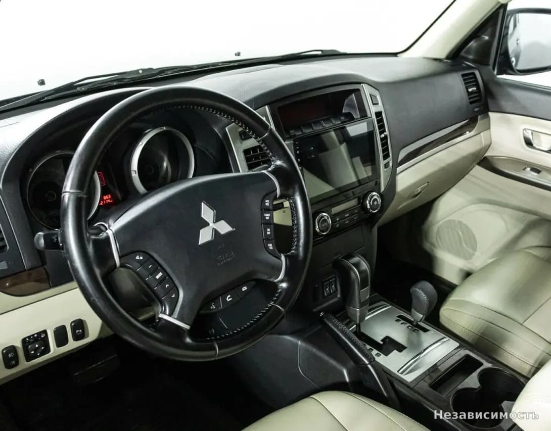 Mitsubishi Pajero 2017 с пробегом — фото 9