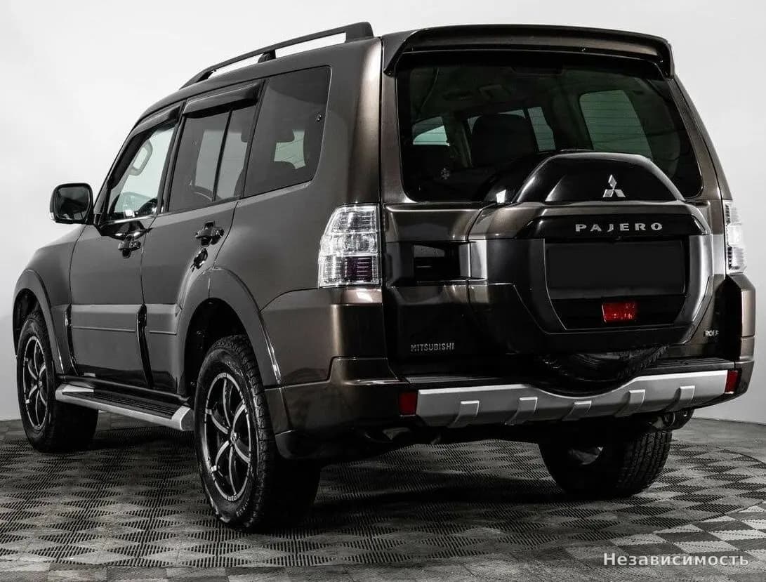 Mitsubishi Pajero 2017 с пробегом — фото 7