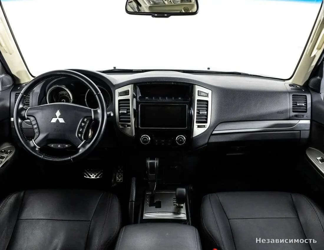 Mitsubishi Pajero 2017 с пробегом — фото 9