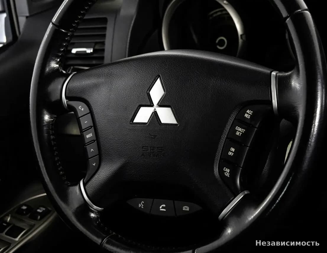 Mitsubishi Pajero 2017 с пробегом — фото 10