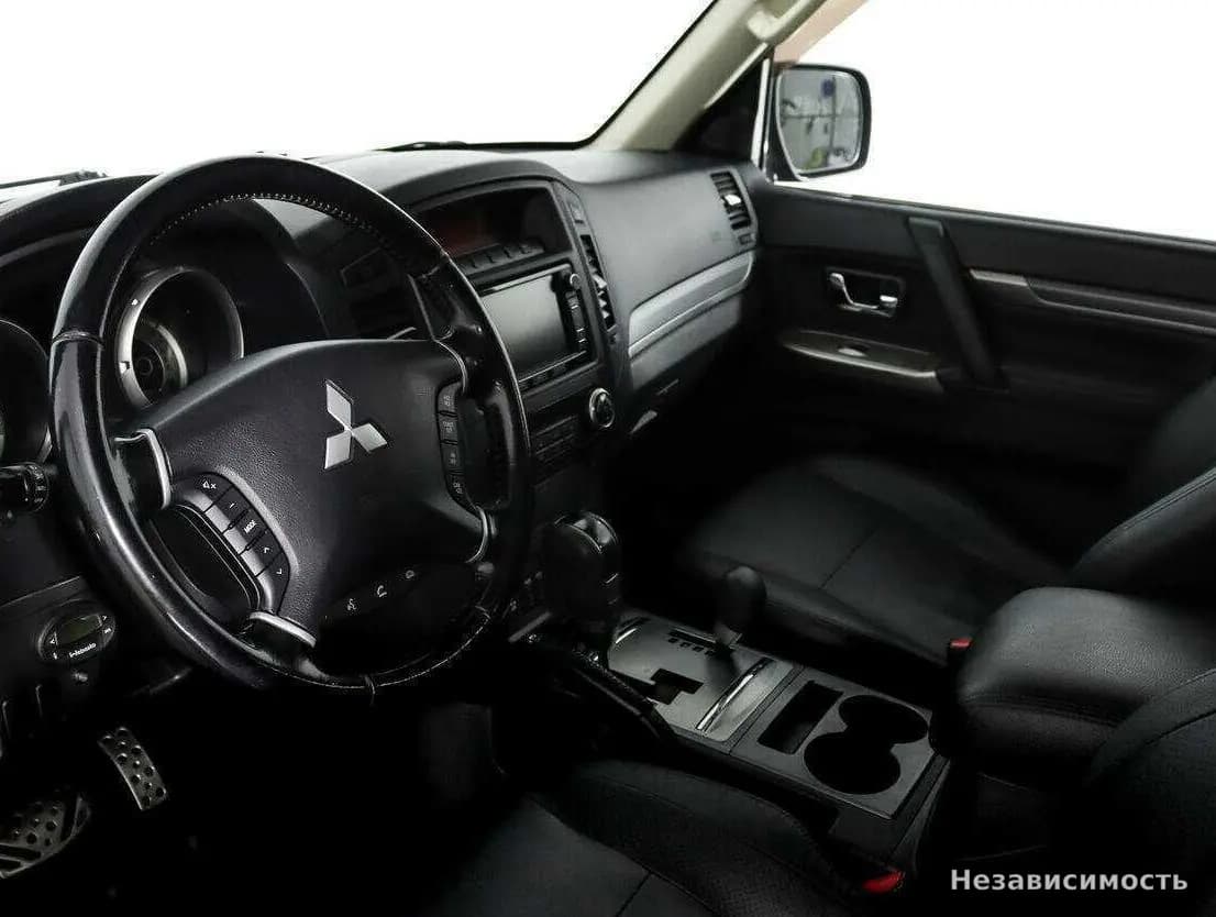 Mitsubishi Pajero 2012 с пробегом — фото 9
