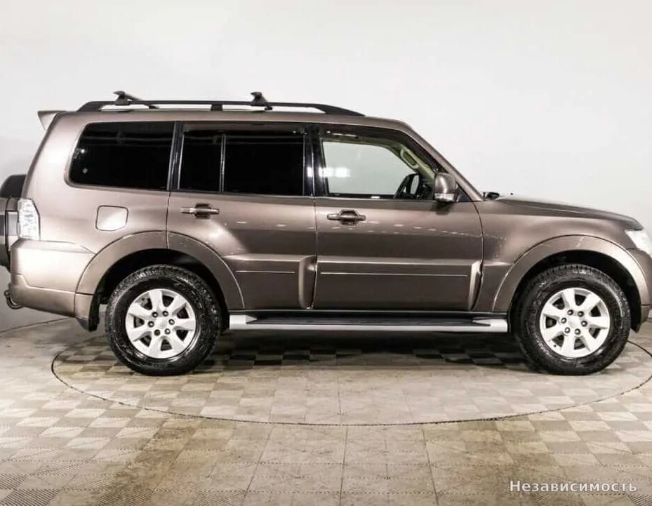 Mitsubishi Pajero 2014 с пробегом — фото 4