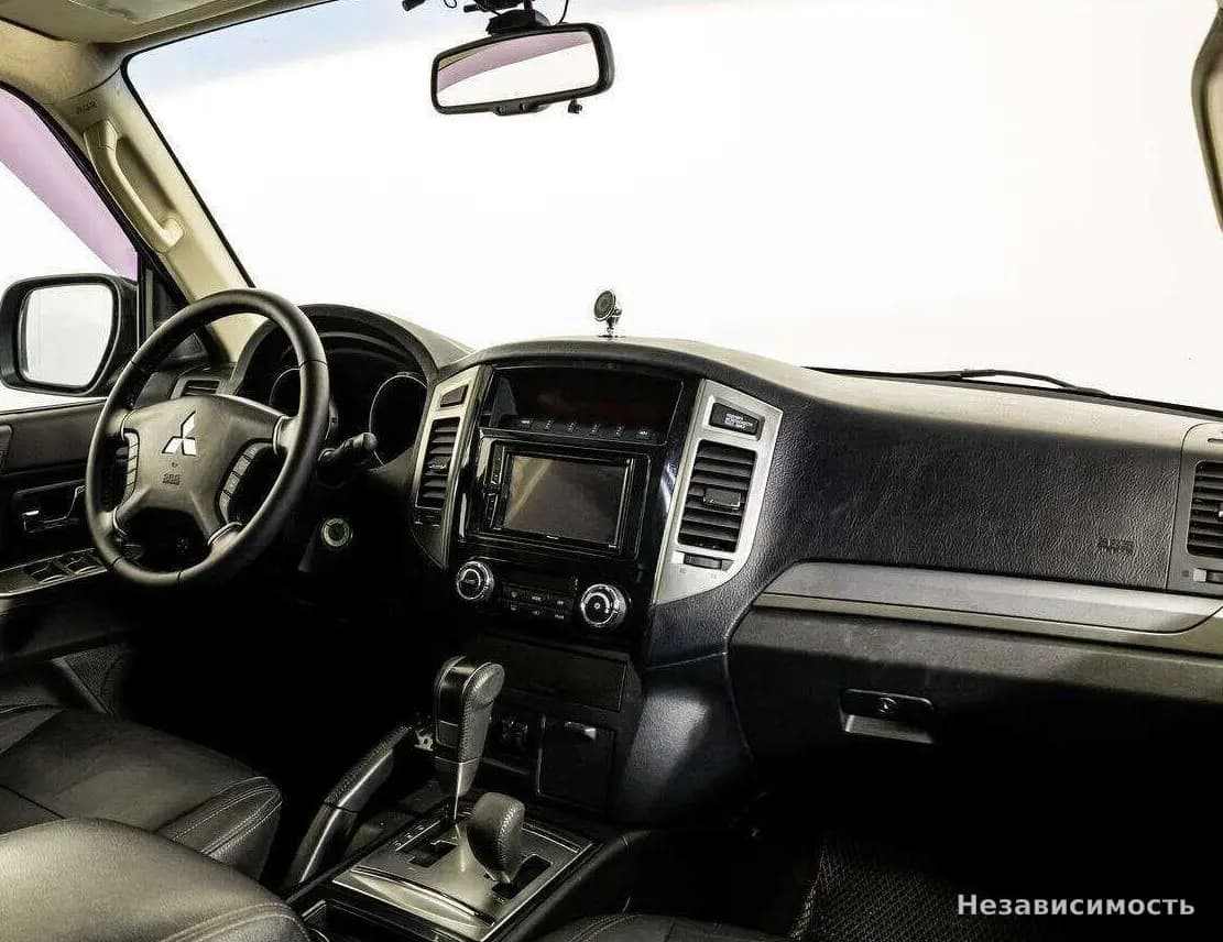 Mitsubishi Pajero 2015 с пробегом — фото 9