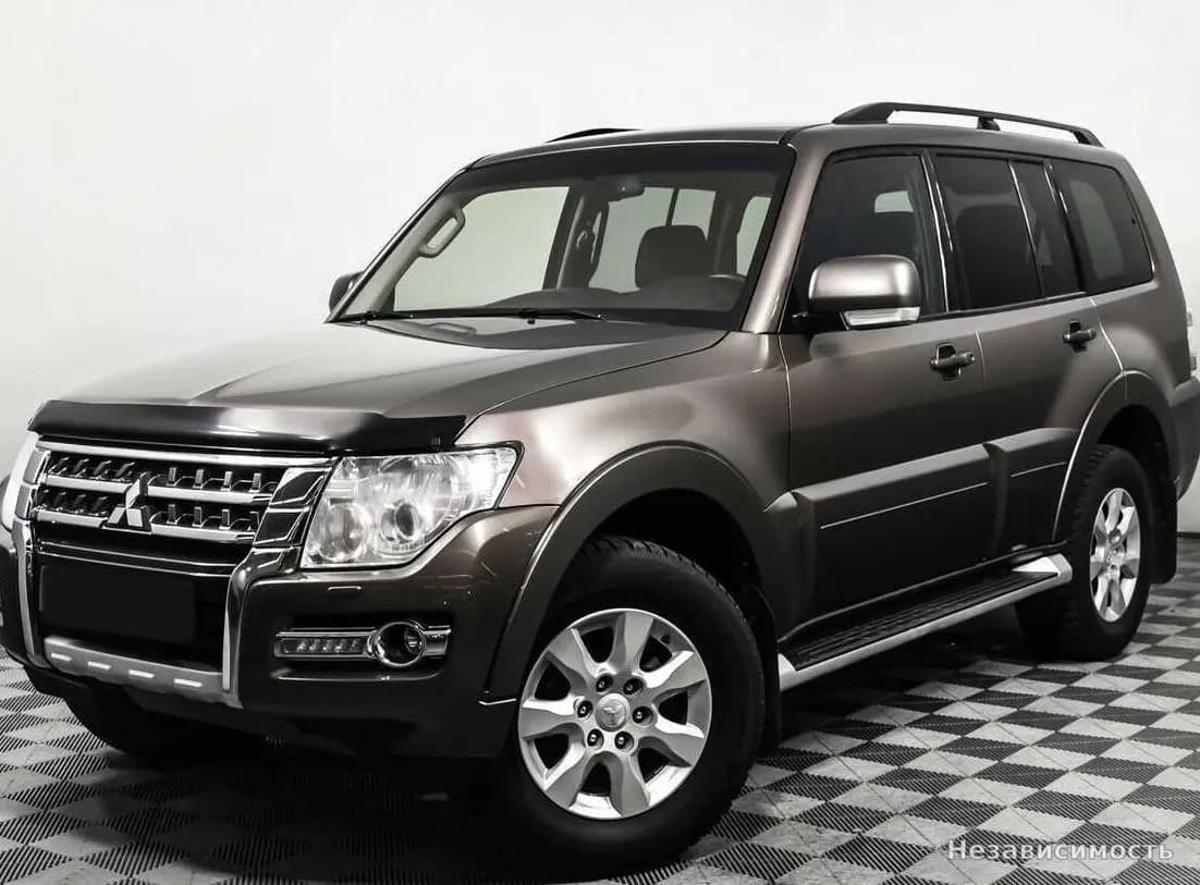 Mitsubishi Pajero, 2015 с пробегом
