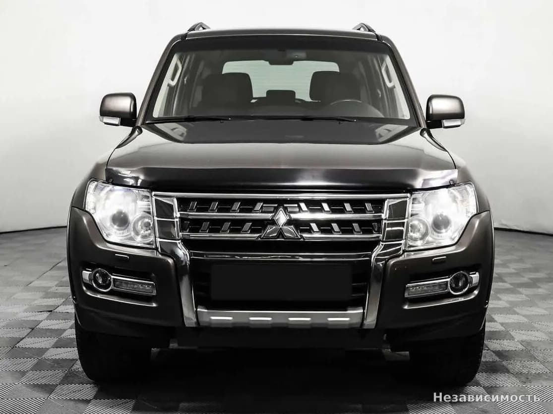 Mitsubishi Pajero 2015 с пробегом — фото 2