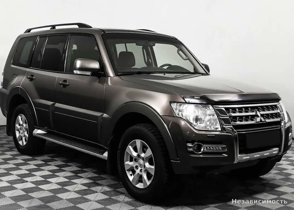 Mitsubishi Pajero 2015 с пробегом — фото 3