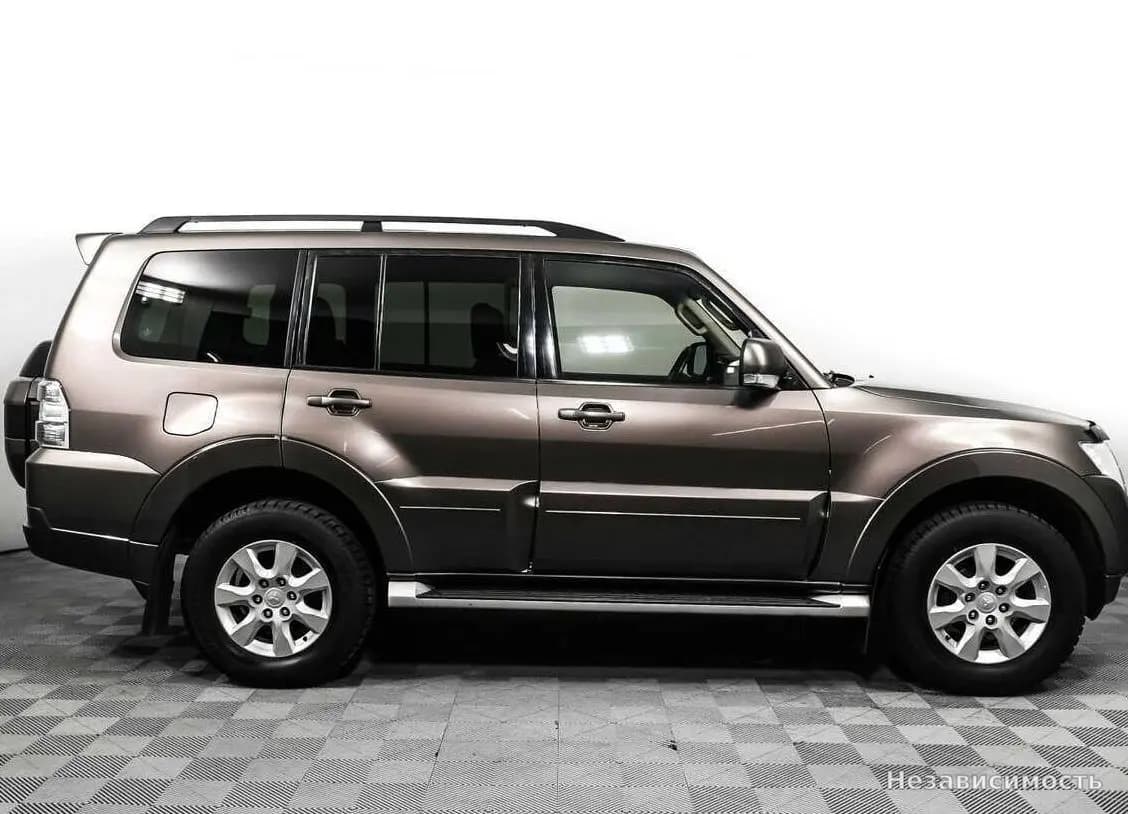 Mitsubishi Pajero 2015 с пробегом — фото 4