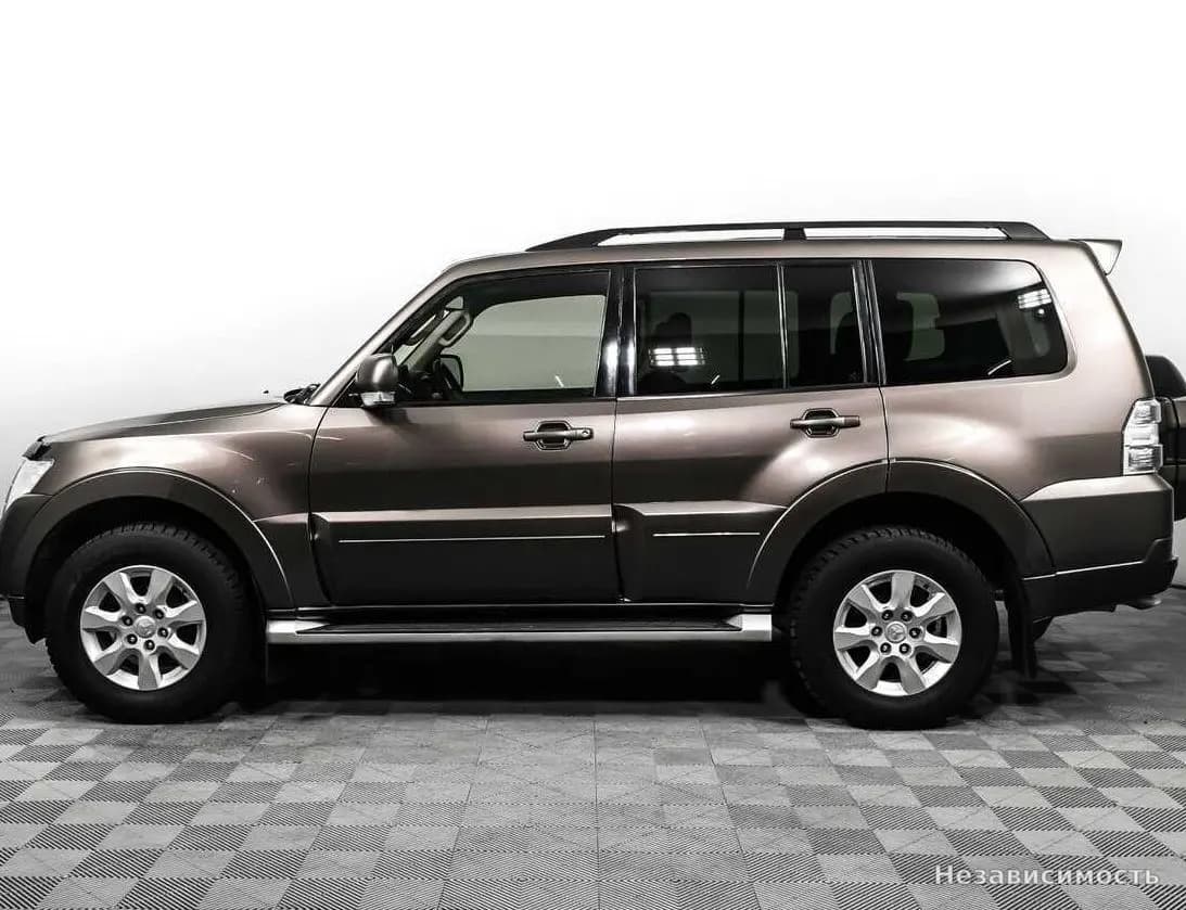 Mitsubishi Pajero 2015 с пробегом — фото 8