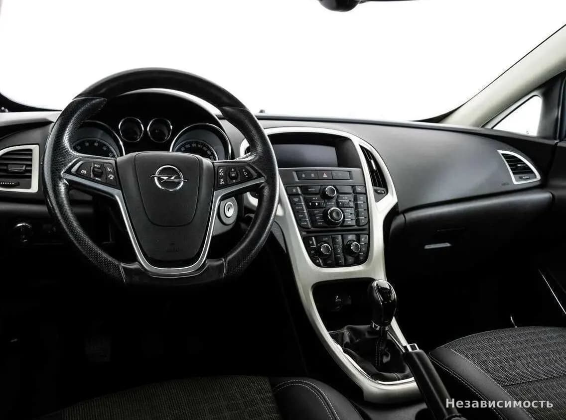 Opel Astra 2012 с пробегом — фото 9