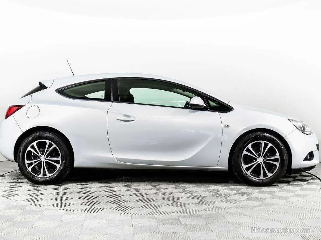 Opel Astra 2012 с пробегом — фото 4
