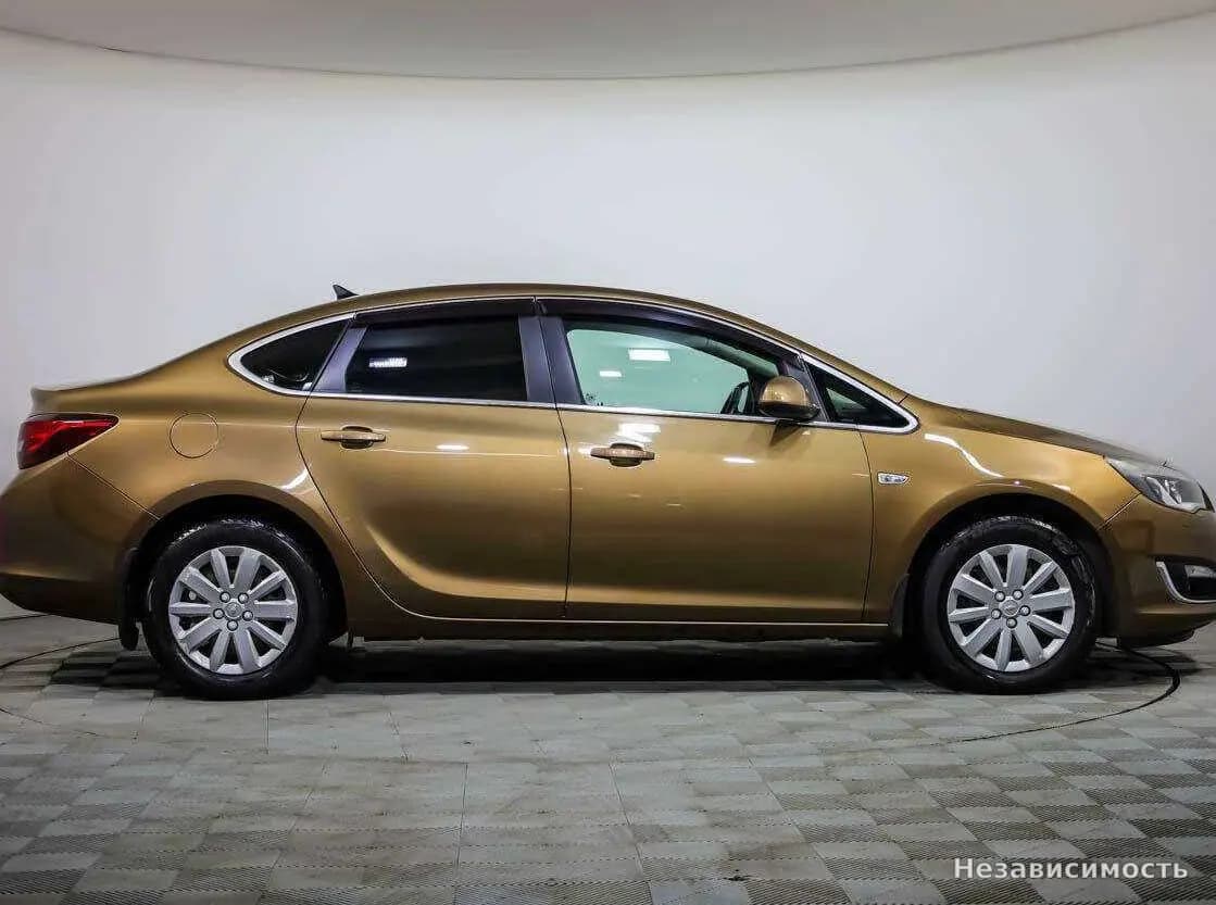Opel Astra 2015 с пробегом — фото 3