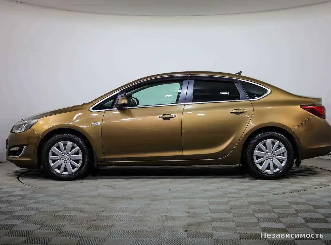 Opel Astra 2015 с пробегом — фото 7