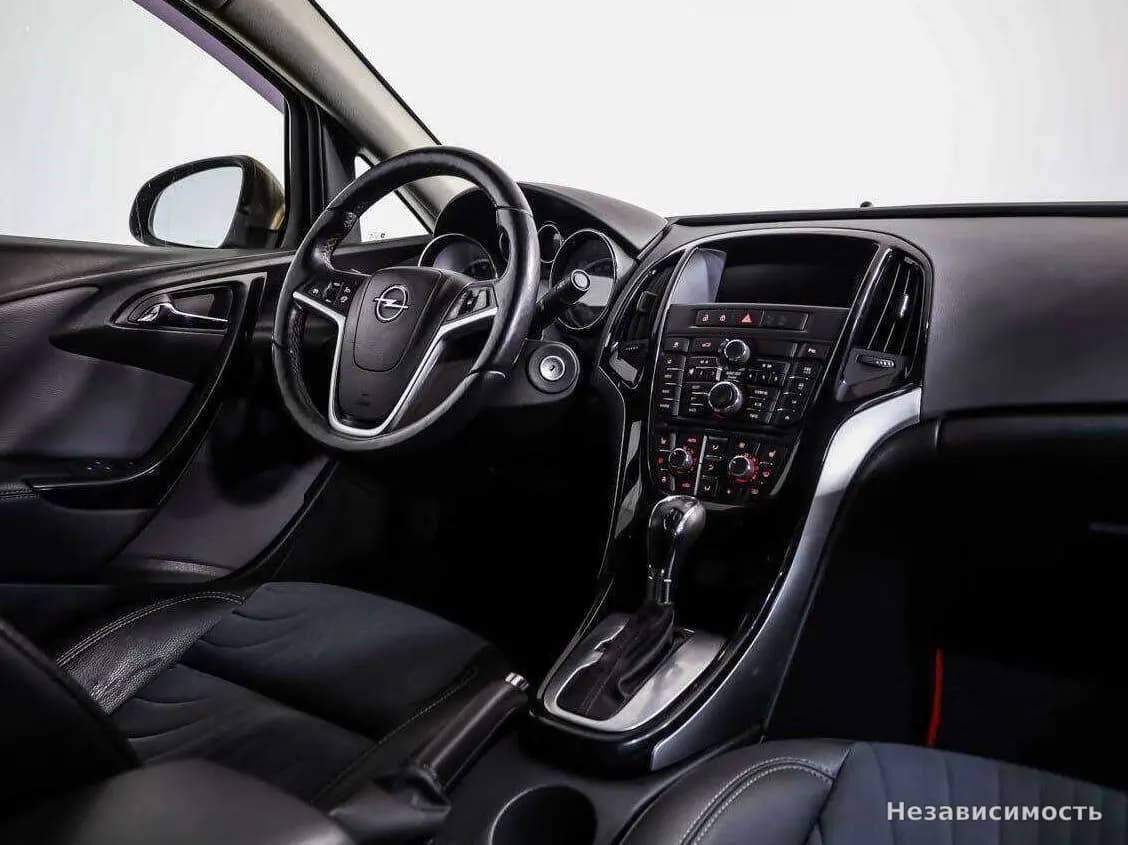 Opel Astra 2015 с пробегом — фото 8