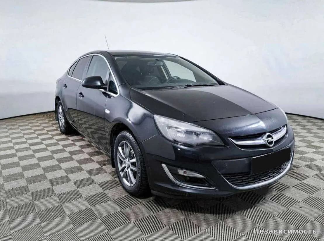 Opel Astra 2014 с пробегом — фото 3