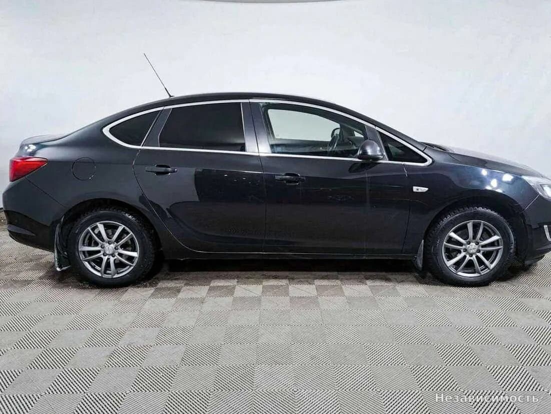 Opel Astra 2014 с пробегом — фото 4