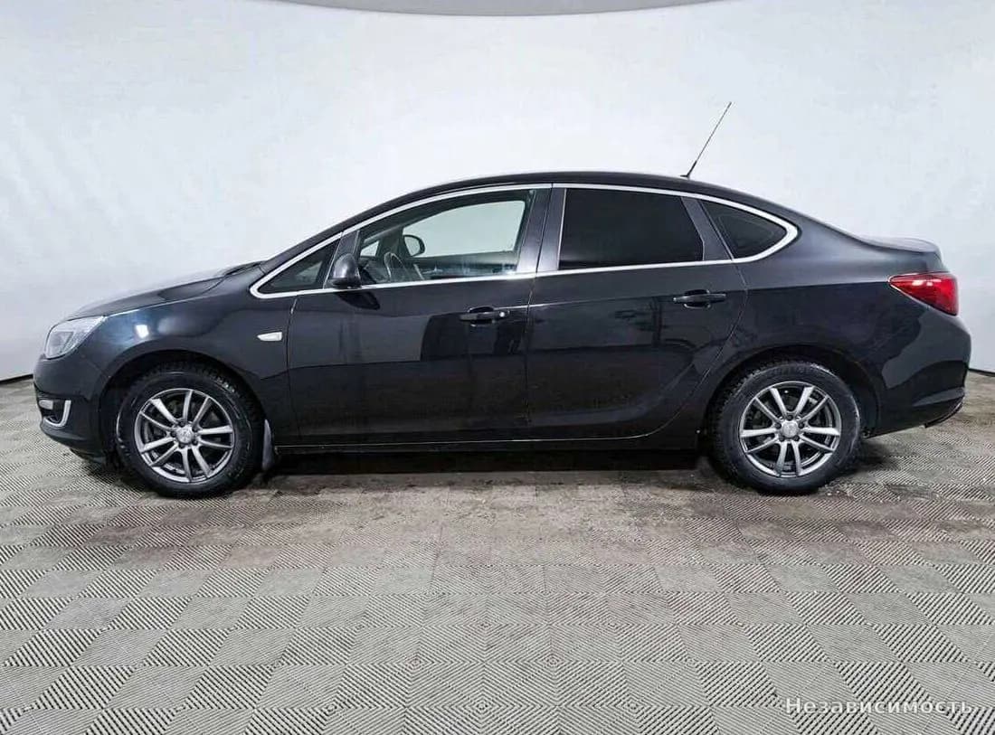 Opel Astra 2014 с пробегом — фото 8