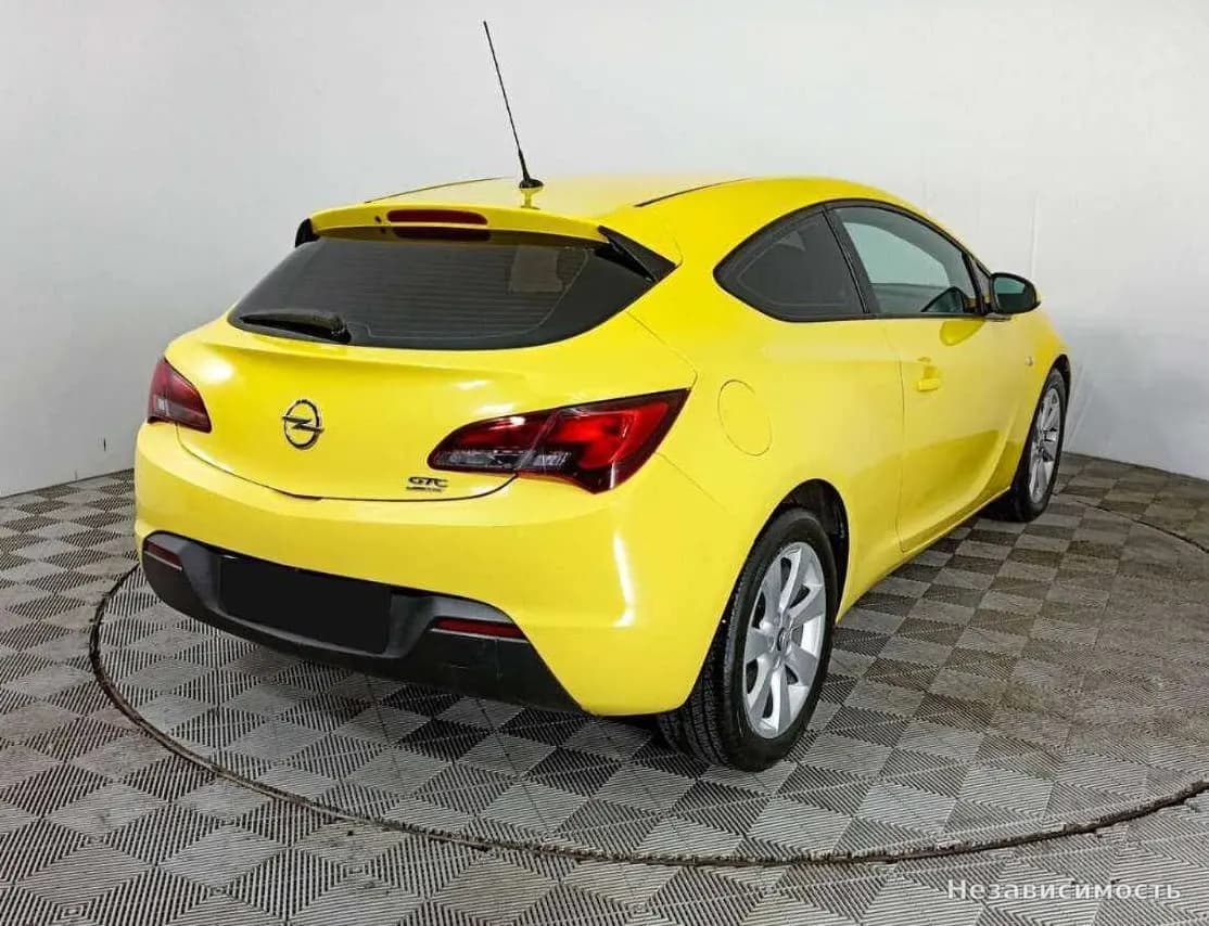 Opel Astra 2014 с пробегом — фото 4