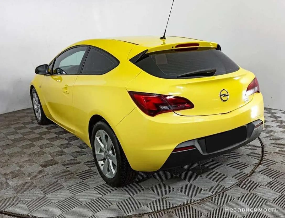 Opel Astra 2014 с пробегом — фото 6