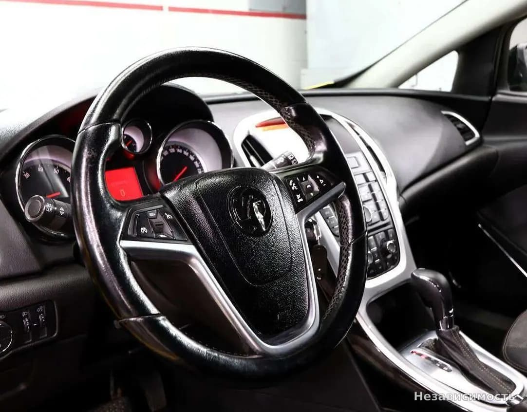 Opel Astra 2014 с пробегом — фото 10