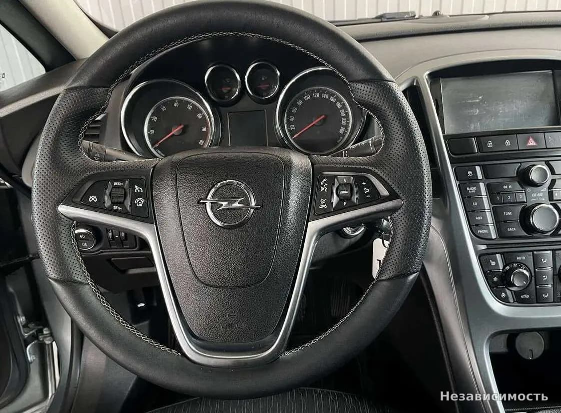 Opel Astra 2012 с пробегом — фото 8